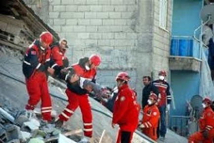 Ak Parti Tunceli Kadın Kollarından şehit öğretmene ziyaret
