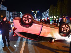 Trafik kazası: 2 kişi yaralandı