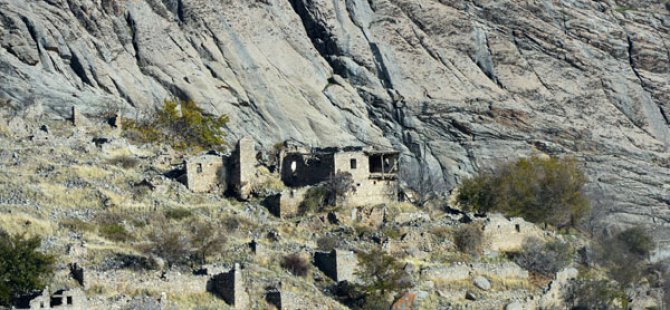 Ulukale köyü eski kalıntılarıyla ziyaretçilerini tarihi yolculuğa çıkarıyor