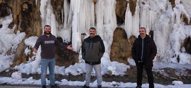 Dersim’de ağlayan kayalar buz tuttu