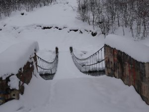 Ovacık’ta evlerin bile kara gömüldüğü ilçede yaşam