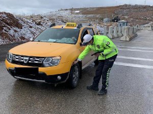 Trafik kurallarını ihlal eden 21 sürücüye ceza kesildi