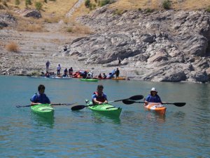 Özel çocuklar Keban Baraj Gölü’nde kano eğitimi aldı