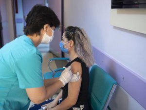 Sağlık ekiplerinin başarılı aşı çalışmaları Kovid-19'un yayılım hızını kesti