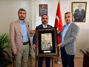 Başkan Çınar’dan MHP ve Ülkü Ocakları’na ziyaret