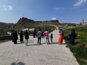 Kars Vadisi’nde aşıklara yoğun ilgi