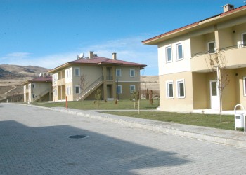 TOKİ Konutları Akpazar Beldesini Güzelleştirdi