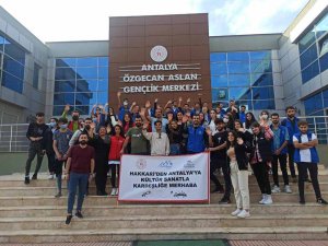 Hakkarili gençler Antalya'dan mutlu döndü
