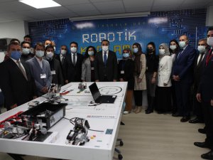 Kars’ta, “Robotik Beyinler” laboratuvarının açılışı yapıldı
