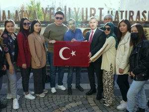 Başkan Çınar, Kazakistanlı akademisyen ve öğrencileri ağırladı