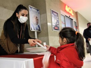 Uzmanlar ebeveynleri uyardı: ''Süt dişleri, daimi dişler için rehber görevi görür''