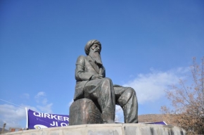 Dersim’e özür, heykele soruşturma