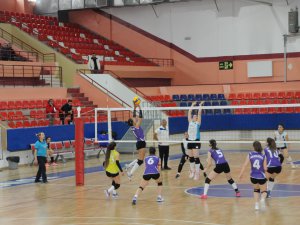 Üniversiteler Arası Voleybol 2. Lig Müsabakaları yapıldı
