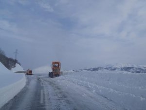 Hozat-Ovacık kara yolu ulaşıma kapatıldı