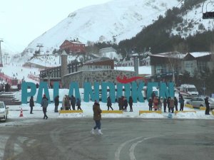 Yetim çocukların Palandöken’de kızak keyfi