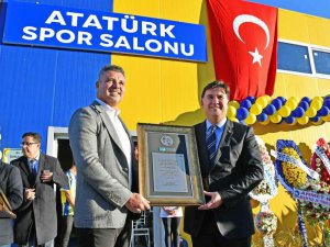 Fethiye’de yapımı tamamlanan Atatürk Spor Salonu hizmete açıldı