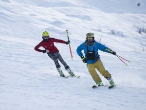 Kayakçılar milli forma hedefiyle Ovacık Kayak Merkezi'nde çalışıyor