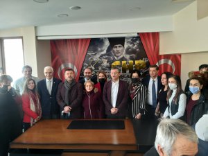 CHP'li heyet partililerle bir araya geldi