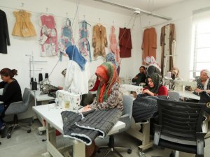 İpekyolu Belediyesinin tekstil atölyesinde üretim başladı