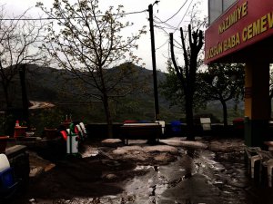 Taşkın ve dolu ziyaretgahta hasara neden oldu