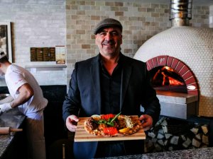 Dersimli ünlü pizzacı Toronto Belediye Meclis üyeliğine aday