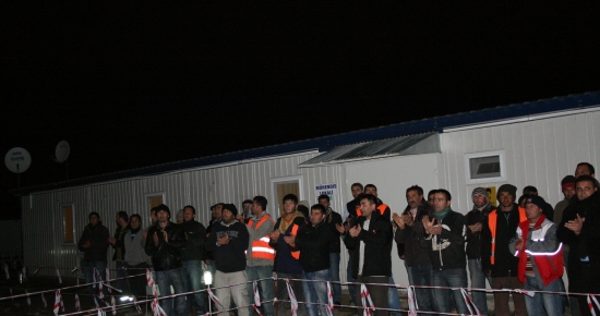 Tunceli'de İşçiler, Çalışma Saatlerini ve İşten Çıkarmaları Protesto Etti