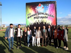 Ağrı Valisi Dr. Varol ile AİÇÜ Rektörü Prof. Dr. Karabulut öğrencilerle bir araya geldi