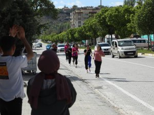 Darende’de öğrenciler madalya için ter döktü