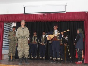 Çıldır'da Aşık Şenlik tiyatrosu sergilendi