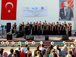 Alaçatı Çocuk Sanat Atölyeleri yıl sonu kapanışında coşkulu konser