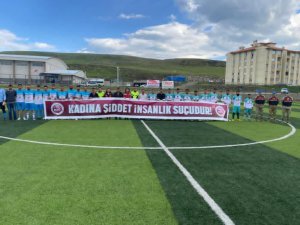 Futbol müsabakasında, Jandarmadan 'Kadına Şiddete Hayır' pankartı