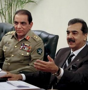 Pakistan'da ordu-hükümet gerilimi
