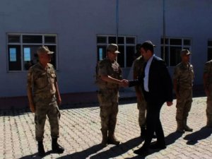 Milletvekili Şaroğlu, askerin karşılama törenini Meclise taşıdı