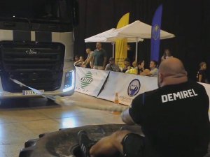 Nazımiyeli Davut kamyon çekme yarışmasında dereceye girdi