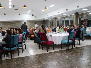 İzmir Dersim Derneği’nden dayanışma yemeği