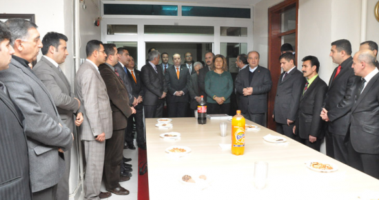 Rektör Boztuğ’dan Personele Teşekkür Belgesi