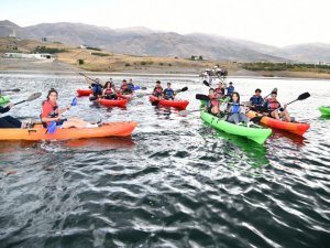 Karakaya Barajında su sporları etkinliği