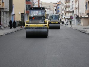 Kars’ta belediyenin yol çalışmaları sürüyor