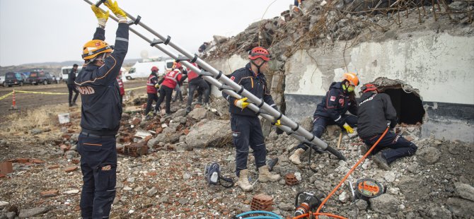 Deprem, yangın ve arama kurtarma tatbikatı yapıldı