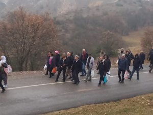 Sütlüce köylüleri lokma dağıttı