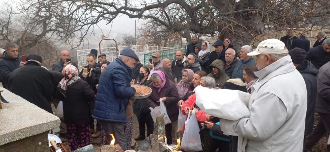 Sütlüce köylüleri lokma dağıttı