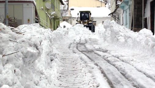 Hozat’ta Kar’la Mücadele
