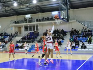 Türkiye Kadınlar Basketbol Ligi’nde ilk yarı bitiyor