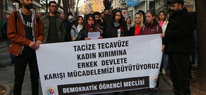 Öğrenciler tacizi protesto etti