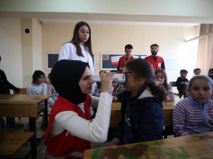 Muş’ta ilkokul öğrencilerine göz taraması