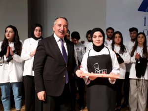 AİÇÜ Gastronomi bölümü öğrencileri İçin “Önlük Giyme” töreni düzenlendi