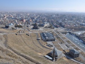 Kars Vadisi yerli ve yabancı turistlerden yoğun ilgi görüyor