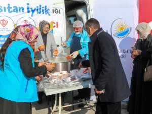 Van Büyükşehir Belediyesinden ayran aşı ikramı