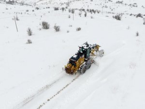 Erzincan’da kar ve tipiden kapanan 239 köy yolu ulaşıma açılıyor