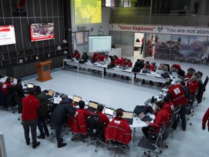 Türk Kızılay, depremzedelere destek olmak için tüm ekiplerini seferber etti